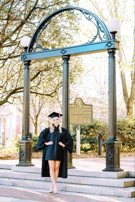 Uga Graduation Pictures, Uga Aesthetic, Uga Arch, Future Collage, Uga Graduation, Grad Picture Ideas, Graduate College, Grad Pictures, Grad Pic