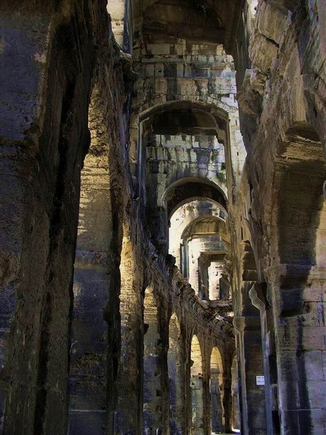 Arena, Arles in France.  Great Roman architecture. Photo by H.Michel Abandoned Ruins, Roman Architecture, Science Space, Lost In Time, Greco Roman, Classical Architecture, Ancient Ruins, Aquitaine, Architecture Photo