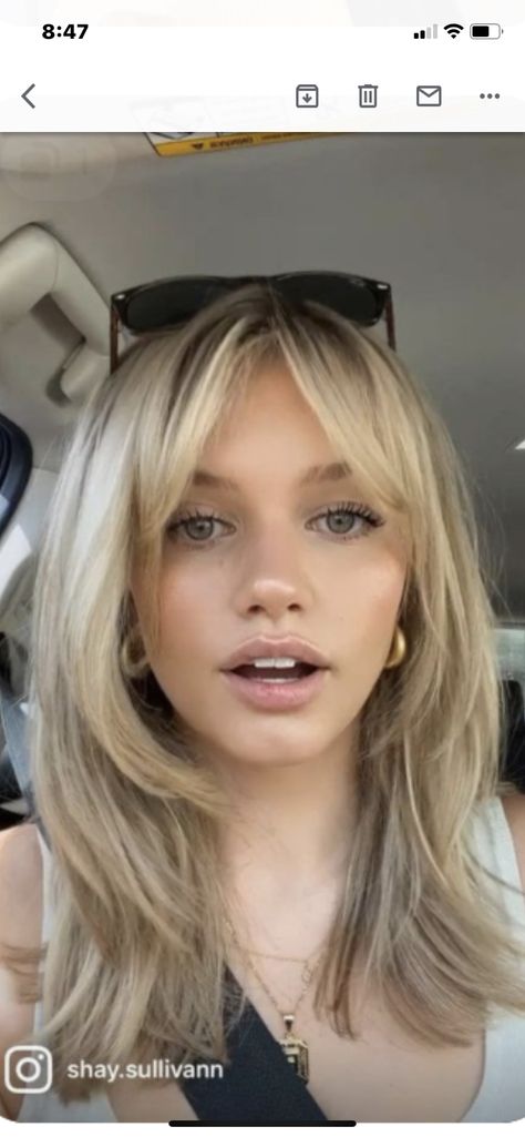 Blond Fringe Bangs, Blonde Mid Length Hair Round Faces, Blonde Hair Big Forehead, Curtain Bangs For Blonde Hair, Face Framing Curtain Bangs Short Hair With Layers, Medium Length Haircut Face Framing Bangs, Mid Length Blonde Curtain Bangs, Blonde Face Framing Bangs, Wide Face Hairstyles For Women