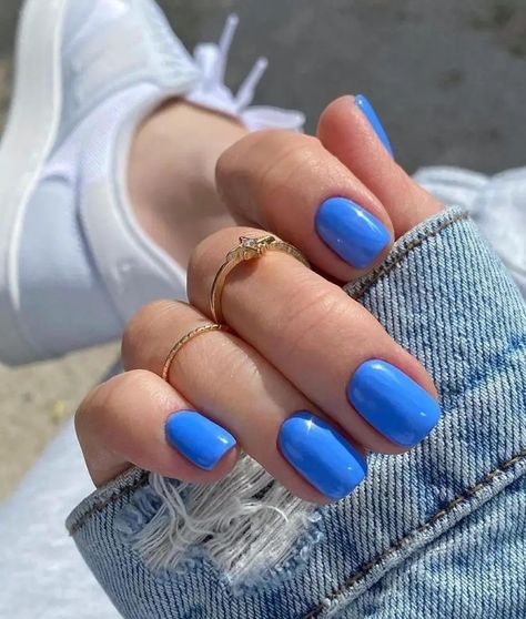 33 Summer Blue Nails Ideas: Spanning the waves of the Blue Ocean Ocean Blue Nails, Bright Blue Nails, Nails Yellow, Simple Gel Nails, Bright Nails, Dipped Nails, Minimalist Nails, Dream Nails, Manicure E Pedicure