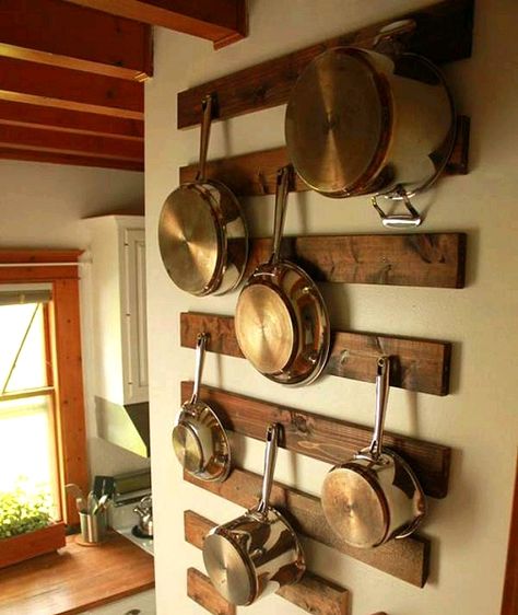 Creative ideas in crafts and upcycled, innovative, repurposed art and home decor. Dapur Rustic, Organiser Cucina, Stove Kitchen, Kitchen Wall Storage, Pan Storage, Kabinet Dapur, Pantry Storage, Trendy Kitchen, Kitchen Remodel Idea