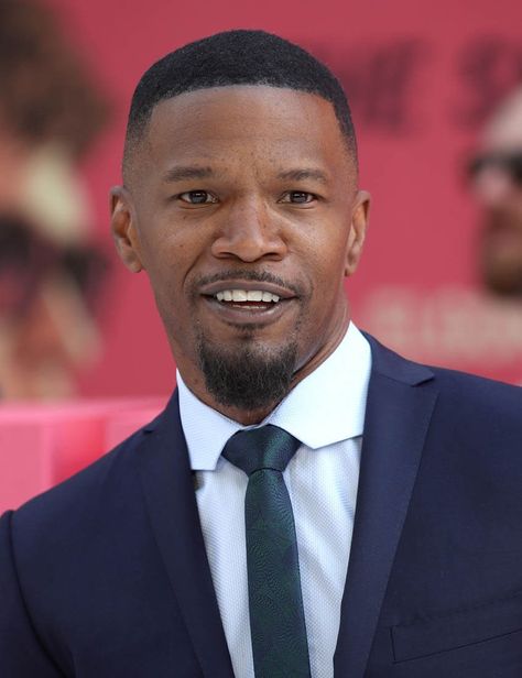 Jamie Foxx 90s, Jamie Foxx Style, Crush Cake, Glow In Dark Party, Black Men Hairstyles, Black Actors, Black Hollywood, Famous Stars, Fan Book