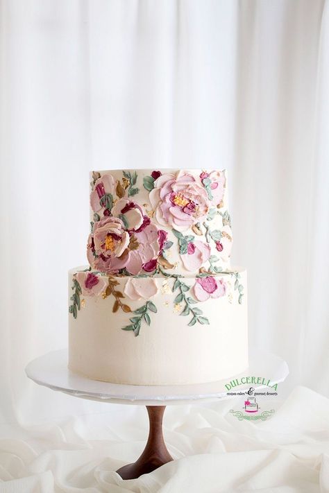 Painted Buttercream Flowers Wedding Cake, Romantic Garden Wedding Cake, Wedding Cakes Painted Flowers, Elegant Small Wedding Cakes, Floral Icing Wedding Cake, Flower Cakes Wedding, Wedding Cake Buttercream Designs, Icing Flowers Wedding Cake, Wedding Cakes With Icing Flowers