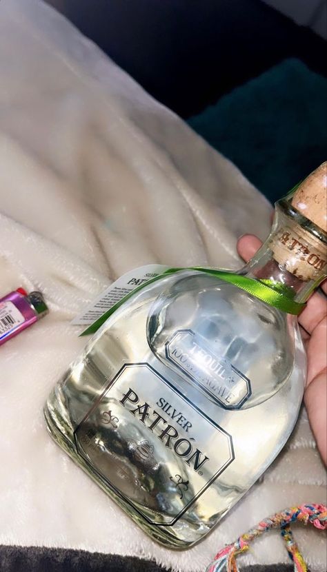 Patron Alcohol, Patron Drinks, Shots Alcohol Recipes, Alcoholic Drinks Pictures, Patron Bottle, Liqueur Drinks, Pretty Alcoholic Drinks, Patron Tequila, Yummy Alcoholic Drinks