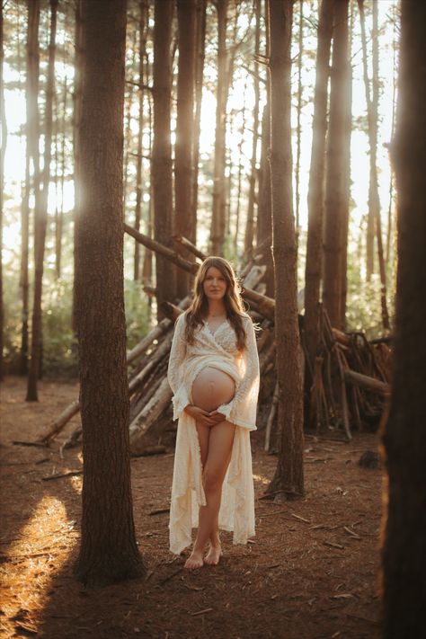 Maternity Forest Photoshoot, Holiday Maternity Photoshoot, Solo Maternity Poses, Maternity Poses Single Outdoor, Woods Maternity Shoot, Woodsy Maternity Pictures, Maternity Photography Poses Alone, Maternity Poses Single, Forest Maternity Photoshoot