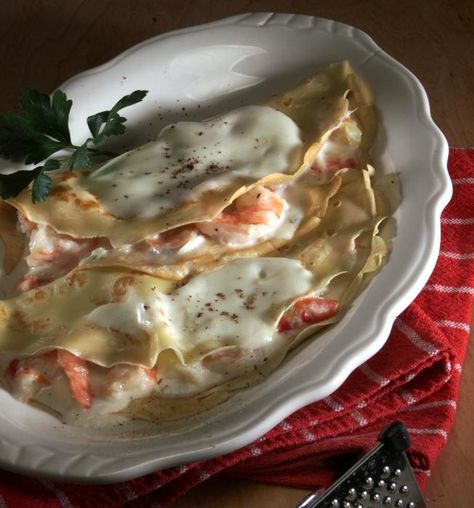 Shrimp Crepes, Seafood Entree, Dinner Crepes, Crepe Recipe Savory, Crab And Shrimp, Luncheon Ideas, Crepe Recipe, Crepes And Waffles, Lunch Party