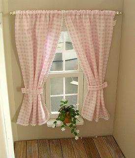 The curtains in my dollhouse | Flickr - Photo Sharing! Dollhouse Curtains Diy How To Make, Dolls House Curtains, Barbie House Ideas, Dollhouse Diy Ideas, Mini Doll House Furniture, Mini Curtains, Dollhouse Curtains, Doll House Curtains, Barbie House Furniture