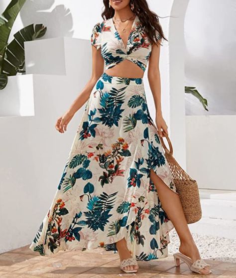 100% Viscose Imported Drawstring closure Hand Wash Only Fabric has no stretch Features: crop top, boho, split skirt, v neck, two piece outfit #bestsummerdress #stylishdress #trendydress #trendydress #bohostyle #floraldress #beachwear #beachparty #vacationdress #sexybeachdress #SummerDress #SunDresses #FloralPrintDress #HawaiianDresses #BohoDress Crop Top And Maxi Skirt, Rok Outfit, Maxi Skirt Set, Maxi Rok, Rock Outfit, Summer Fashion Beach, Half Skirt, Cropped Tops, Linnet