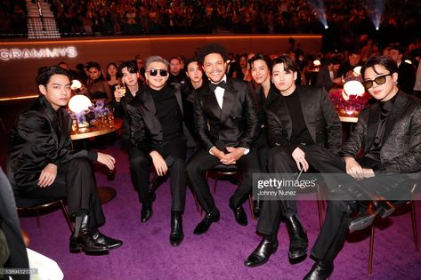 BTS PICS FOLDER 📁 on Twitter: "[📸PHOTOS] @BTS_twt with Trevor Noah at the 64th #GRAMMYs  Awards (3) [source: gettyimages]… " 2022 Grammys, Bts Interview, Bts 2022, Thread Photo, Trevor Noah, Social Butterfly, I Love Bts, Bts Korea, Staying Alive