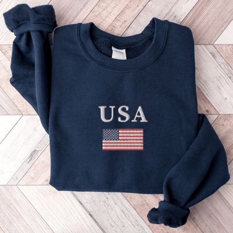 Embroidery Tshirts, America Sweatshirt, Usa Crewneck, Usa Embroidery, Usa Sweater, Usa Sweatshirt, Usa Shirt, Evening Outfits, Flag Shirt