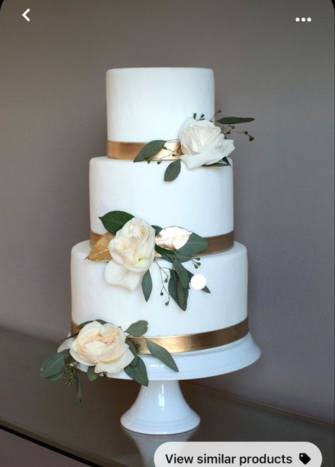 Wedding Cake Designs Emerald Green And Gold, Green Gold White Cake, White Green And Gold Wedding Cake, Emerald Gold Wedding Cake, Wedding Cakes Emerald Green And Gold, Emerald And Gold Wedding Cake, Gold And Green Wedding Cake, Emerald Green And Gold Wedding Cake, Wedding Cake Green And White