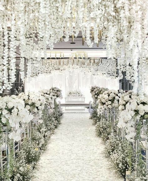 Wedding Ceremony Decor Ideas, Wedding Aisle Decorations Outdoor, Ceremony Decor Ideas, Wedding Aisles, White Wedding Reception, White Weddings Reception, Wedding Ceremony Decor, Wedding Background Decoration, Indoor Wedding Ceremonies