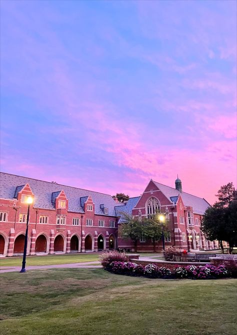 Cotton candy sunset at the University of Richmond. University Of Richmond Aesthetic, Richmond University, Cotton Candy Sunset, College Core, Student Lifestyle, College Vibes, 2nd Semester, College Necessities, Girls Boarding Schools