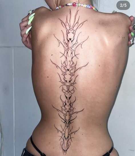 Spine Tattoos For Women Grunge, Succubus Spine Tattoo, Vertebrae Tattoo On Spine, Neotribal Spine Tattoo, Goth Back Tattoo Women Spine, Creepy Spine Tattoos, Cybersigilism Tattoo Spine, Cyberpunk Spine Tattoo, Dark Spine Tattoo