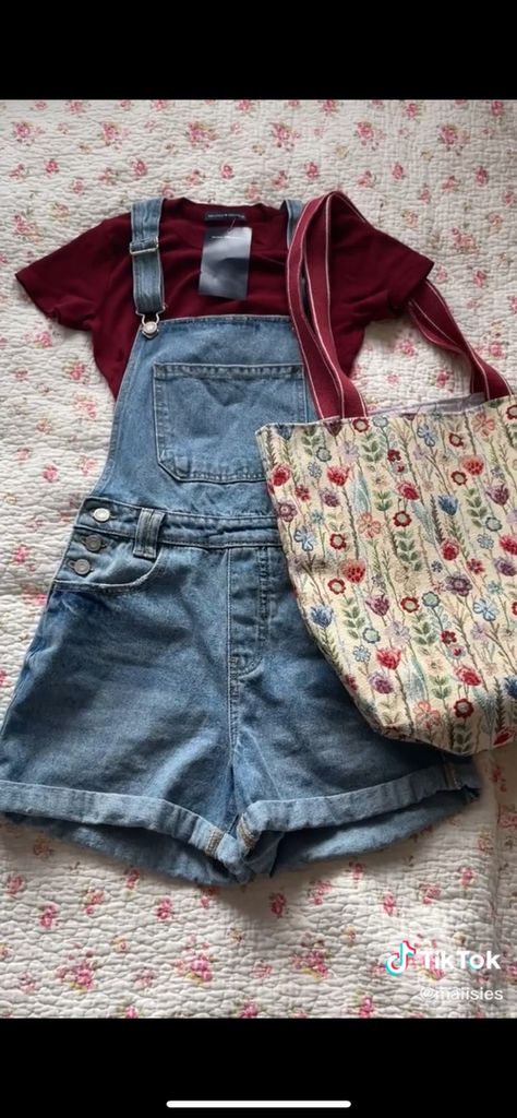 Vest With Overalls, Fair Outfit Ideas Carnival Summer, Homestead Outfits, Outfit With Overalls, Summer Overalls, Quick Outfits, Swaggy Outfits, Really Cute Outfits, Dream Clothes