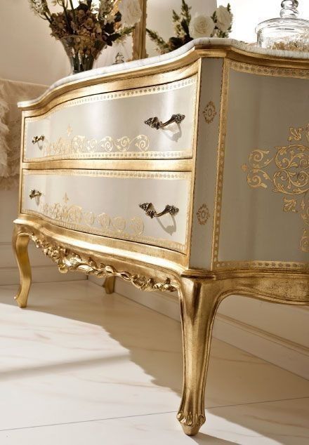 Deco Paint Furniture, Andrea Fanfani, Metallic Painted Furniture, French Painted Furniture, Glam Furniture, Furniture Handmade, Refurbished Furniture, Diy Furniture Table, Shabby Chic Homes