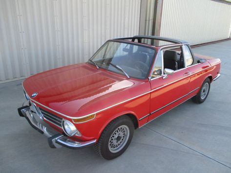 Learn more about Baur Conversion: tii Powered 1972 BMW 2002 on Bring a Trailer, the home of the best vintage and classic cars online. E36 Sedan, Limo Driver, Driving Lessons, Bmw 2002, Bmw Series, Bmw Cars, Classic Cars Online, Rear Window, Fuel Injection