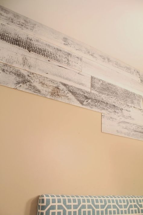 Wood Plank Wall, Peel And Stick Wood, Deco Champetre, Look Wallpaper, Fa Fal, Plank Walls, Balcony Ideas, Wood Planks, Old Wood