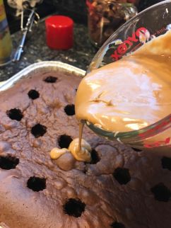 Mamaw Pie, Chocolate Peanut Butter Poke Cake, Poke Cake Recipes Chocolate, Peanut Butter Poke Cake, Pudding Cakes, Chocolate Peanut Butter Desserts, Rose Wilson, Frappe Recipe, Chocolate Poke Cake