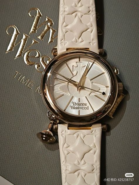 Vivienne Westwood Watch, Pretty Watches, Vivienne Westwood Jewellery, Cute Watches, Vintage Watches Women, Jewelry Accessories Ideas, Dope Jewelry, Expensive Jewelry, Classy Jewelry