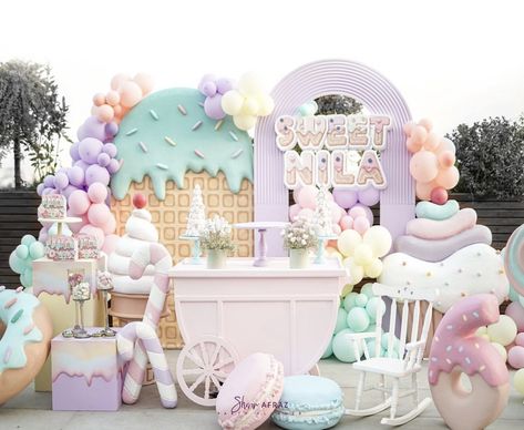 Candy Shop Theme Birthday Party, Ice Cream Theme Birthday Party Decoration Candy Land, Candyland Backdrop Ideas, Pastel Candy Birthday Party, Candyland Theme Backdrop, Sweets Themed Birthday Party, Candy Land Backdrop, Ice Cream Backdrop, Candy Land Birthday Party Ideas