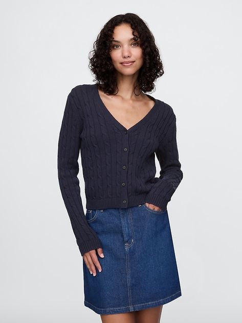 Navy Cardigan Outfit Work, Navy Cardigan Outfit, Cardigan Outfit Work, Crew Neck Sweaters Women, Navy Blue Cardigan, Cable Cardigan, Chic Summer Outfits, Sweaters Women, Navy Cardigan