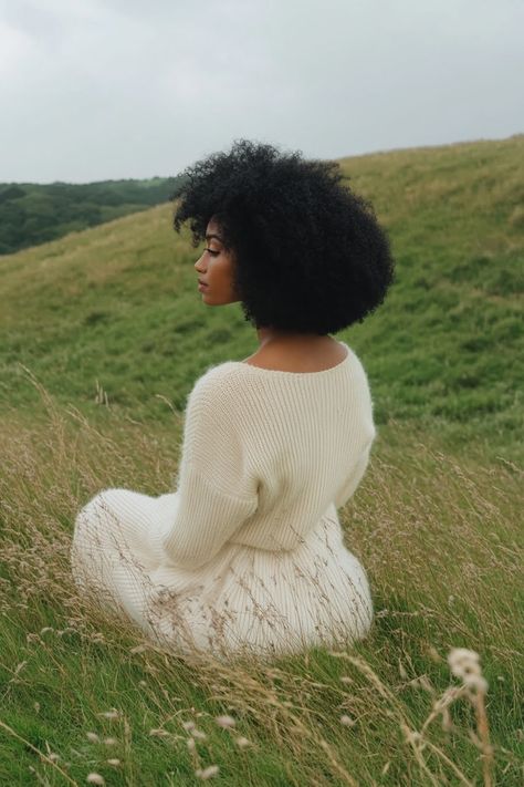 Aesthetic Afro, Nature Photography Black Women, Natural Photoshoot Black Women, Nature Photoshoot Black Women, Cottagecore Aesthetic Black Women, Cottage Core Aesthetic Black Woman, Cottagecore Photoshoot, Black Cottagecore, Cottagecore Poc Women