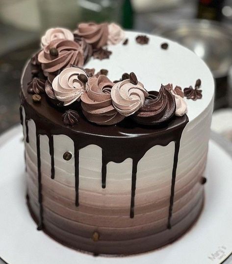 Unique Birthday Cake Ideas, Smooth Buttercream Frosting, Piped Flowers, Unique Birthday Cake, Smooth Buttercream, Chocolate Cake Designs, Unique Birthday Cakes, Buttercream Cake Decorating, Cupcake Cake Designs