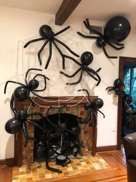 Indoor Halloween Ideas Diy, Halloween Party Decor Diy Indoor, Balloon Spiders Halloween, Balloon Decorations Halloween, Haloween Decoracion Diy Outdoor, Halloween Party Picture Backdrop, Halloween Photobooth Diy, Hallowen Decoraciones Diy, Balloon Halloween Decorations