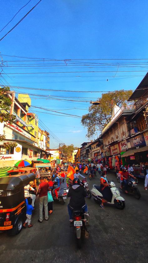 Main road of nashik is central market of nashik. Nashik Snap, Nashik City, Cousins Funny, Snap Snapchat, Central Market, City College, Rishikesh, Trip Planning, Mumbai