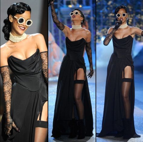 Rihanna -Victoria's Secret Fashion Show 2012. Rihanna Victoria Secret, Victoria Secret Show, Vs Lingerie, Vs Fashion Shows, Fashion Pics, Bad Gal, Victoria Secret Lingerie, Victoria Secret Fashion, Victoria Secret Fashion Show