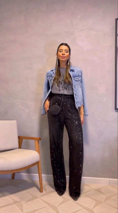 Jean Nye Outfit, Velvet And Sequin Outfit, Black Sparkly Trousers Outfit, Hip Outfits For Women, Anniversary Outfits For Women Dinner, How To Style Black Sequin Pants, Sequin Trousers Outfits Casual, Sequin Jeans Outfit, Sequin Street Style