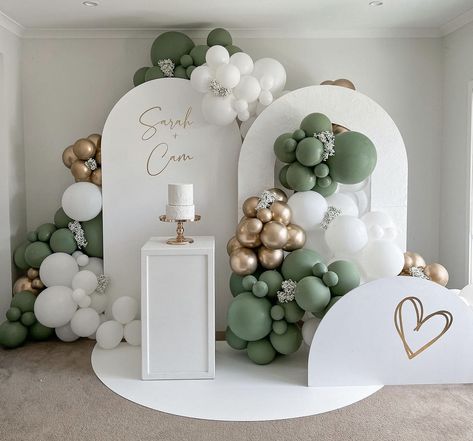 Balloon Decoration Ideas, Theme Bapteme, Engagement Balloons, Deco Ballon, Communion Decorations, Balloon Garland Diy, Prop Hire, Birthday Party Theme Decorations, Birthday Balloon Decorations