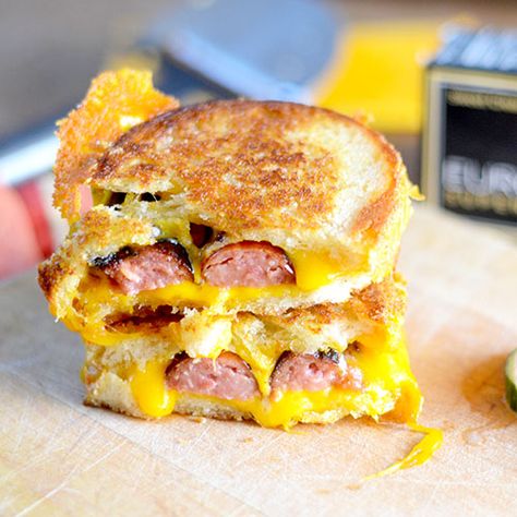 Smoked Sausage Grilled Cheese Sausage Sandwich Recipes, Hatch Chilies, Sandwiches Grilled, Sausage Breakfast Sandwich, Cup Recipes, Sausage Sandwich, Pork Dinners, Sunday Lunches, Making Grilled Cheese