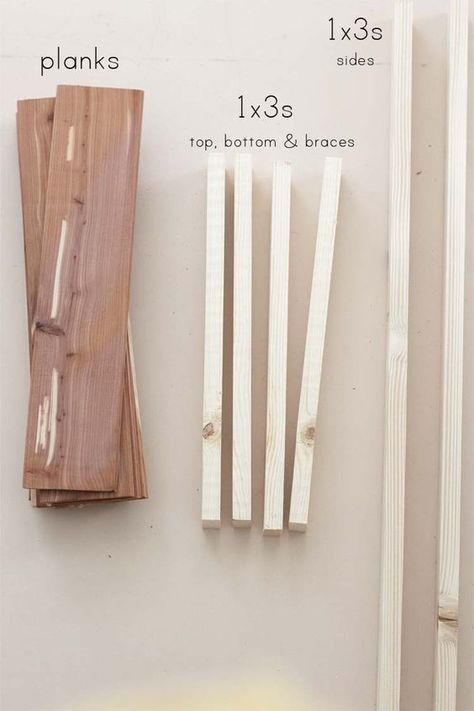 Shiplap Signs Diy Christmas, Shiplap Sign Diy, How To Make A Wooden Sign Diy, Home Decor Sign Ideas, Diy Welcome Sign Wood, Shiplap Frame, Paw Print Crafts, Farmhouse Signs Diy, Tips For Painting