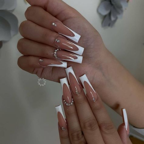 Long White Acrylic Nails With Design French Tip, Graduation Nails Acrylic French Tips, Acrilyc Nails Ideas, Acrylic Nail Designs Short, White Tip Acrylic Nails, Lily Nails, Acrylic Nails Nude, Sassy Nails, Diy Acrylic Nails