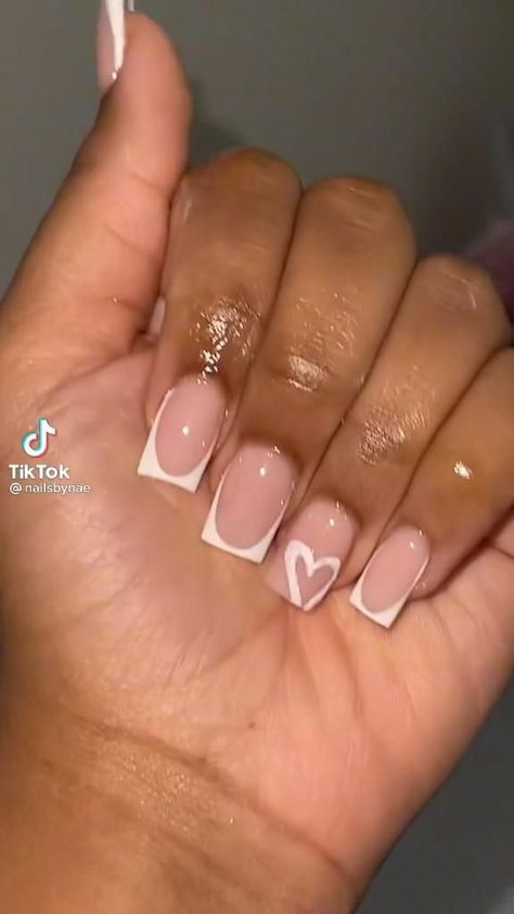 Short V Tip Acrylic Nails, Sorry Acrylic Nails, Nail Shop Outfit, French Tip Acrylic Short Nails, Acrylic On Real Nails, French Tips On Black Women, French Tip Ideas Square, Shorties Acrylic Nails Square French Tip, Short Nails With French Tips