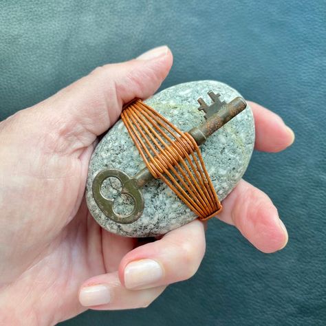 Medium Leather Wrapped Rock With Vintage Key, Wrapped Stone, Zen Stone, Meditation Stone, Serenity Stone - Etsy Wrapped Rocks Tutorial, Rock Tying, How To Wrap Rocks, Stone Wrapping Macrame, Wrapping Rocks, Diy Stone Wrapping, Rock Weaving, Stone Wrapping Tutorial, River Rock Crafts