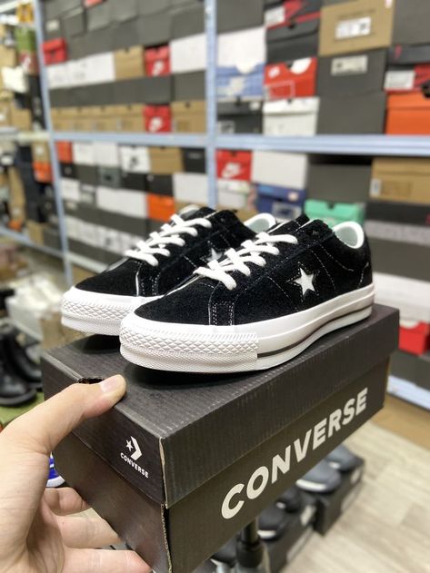 Converse One Star Outfit, Converse 1 Star, Goofy Shoes, Converse One Star Academy, Bday Wishlist, Shoes 2022, Converse Star, Star Academy, Converse One Star