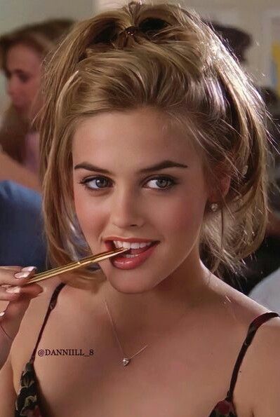 Alicia Silverstone Now, Hollywood Aesthetic, Alicia Silverstone, I Dream Of Jeannie, People Icon, Beauty Icons, Hair Inspo Color, Young And Beautiful, Hottest Celebrities