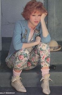 Andie Walsh From Pretty In Pink: | 15 Stylish Ways To Channel Your Favorite Fictional Heroines Grunge Style Outfits, Soft Grunge Outfits, Decades Of Fashion, Mode Hippie, New Retro Wave, 80's Fashion, Fashion 80s, Rock Outfit, 80s Outfit