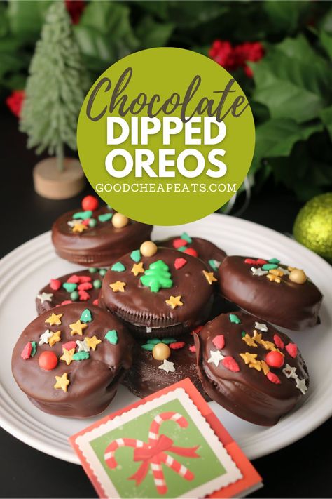 Chocolate sandwich cookies dipped in melted chocolate and sprinkled in extra deliciousness? Yes, please! Chocolate Dipped Oreos are a fun, festive treat for any holiday or special event. You can customize the toppings to suit your special occasion, event colors, or a particular hobby or interest. Dipping Cookies In Chocolate, Cookies Dipped In Chocolate, Cake Pucks, Cadbury Milk Chocolate, Oreo Cookies Dipped, Chocolate Dipped Cookies, Chocolate Dipped Oreos, Dipped Oreos, Dipped In Chocolate