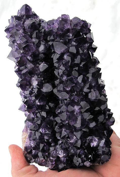 Black amethyst twin stalactite. Uruguay Garden Crystals, Sea Garden, Minerals Crystals Rocks, Amethyst Stalactite, Black Amethyst, Black Grapes, Crystal Energy, Beautiful Stones, Behavior Change