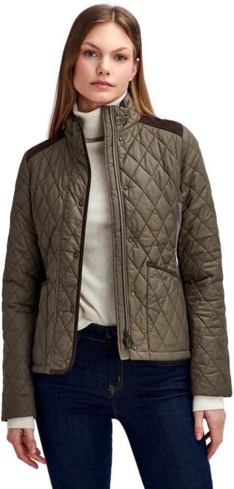 Barbour Women's Highfield Quilted Jacket, Winter Moss/Classic at Amazon Women's Coats Shop Barbour Quilted Jacket, Barbour Women, Barbour Jacket, Tailored Blazer, Women's Coats, Chic Woman, Amazon Women, Quilted Jacket, Lightweight Jacket