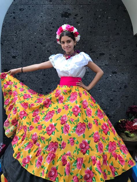 Mexican Flowered SKIRT Yellow Handmade Beautiful-Frida Kahlo | Etsy Mexican Attire Women, Coco Theme Party, Mexican Boho, Frida Kahlo Style, Mexican Outfit, Art Camp, Dress Attire, Yellow Skirt, Flower Skirt