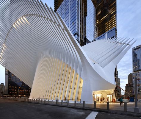 Gallery of World Trade Center Transportation Hub / Santiago Calatrava - 32 Mall Photos, Santiago Calatrava Architecture, Santiago Calatrava, Trade Centre, Trade Center, Zaha Hadid, Nova York, Futuristic Architecture, World Trade