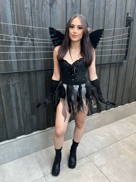 Dark Pixie Outfits, Black Fairy Costume Ideas, Diy Dark Fairy Costume, Black Fairy Costume Halloween, Black Fairy Outfit, Dark Fairy Costume Diy, Goth Fairy Costume, Dark Elf Costume, Dark Fairy Halloween