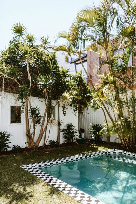 Checkered Pool Deck, Checkered Pool Tile, Palm Beach Pool Decor, Checkered Pool, Black And White Pool, Waterline Pool Tile, Mini Pool, Round Pool, Tropical Pool