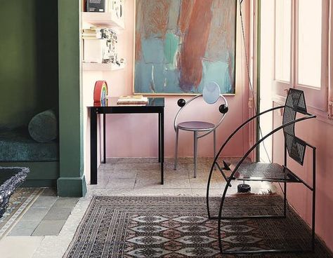 Modern Ways to Use Pink & Green Together | Apartment Therapy Oak Worktop, Trending Colors, Small Bedrooms, Green Inspiration, Boutique Interior Design, Boho Interiors, Dark Interiors, Interior Rugs, Pink Interior