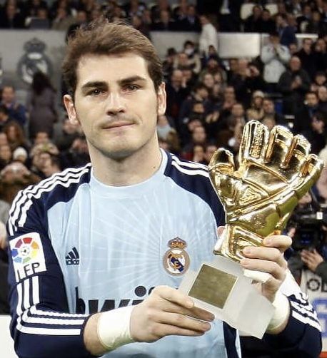 Casillas Real Madrid, Real Madrid Club, Real Madrid Wallpapers, Madrid Wallpaper, Football Icon, Girly Drawings, Best Club, Football Pictures, World Of Sports